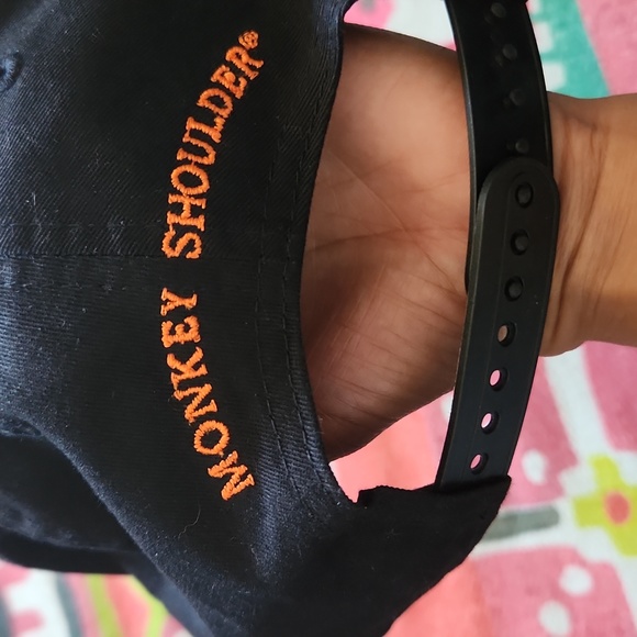 New Era Monkey shoulders Snapback - Picture 4 of 7